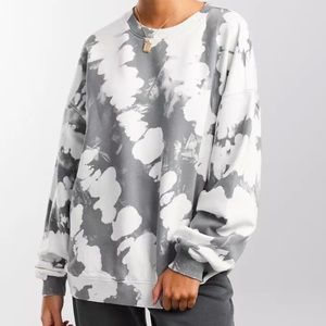 Gilded Intent Buckle Women’s Tie-Dye Washed Sweatshirt S Grey White